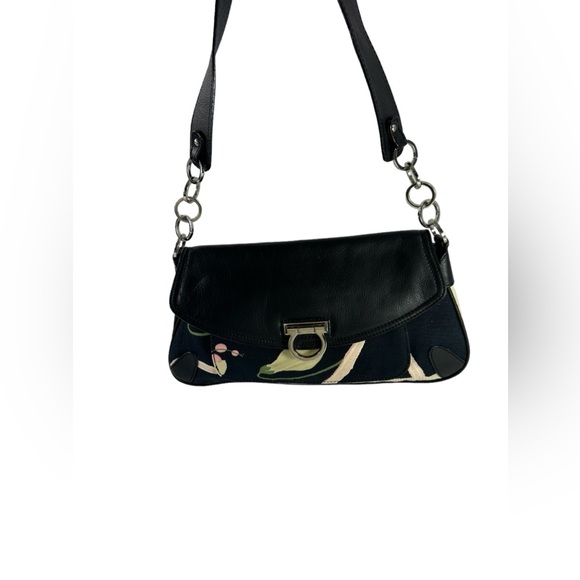 Vintage SALVATORE FERRAGAMO Gancini black canvas and leather shoulder bag flower - Picture 2 of 14